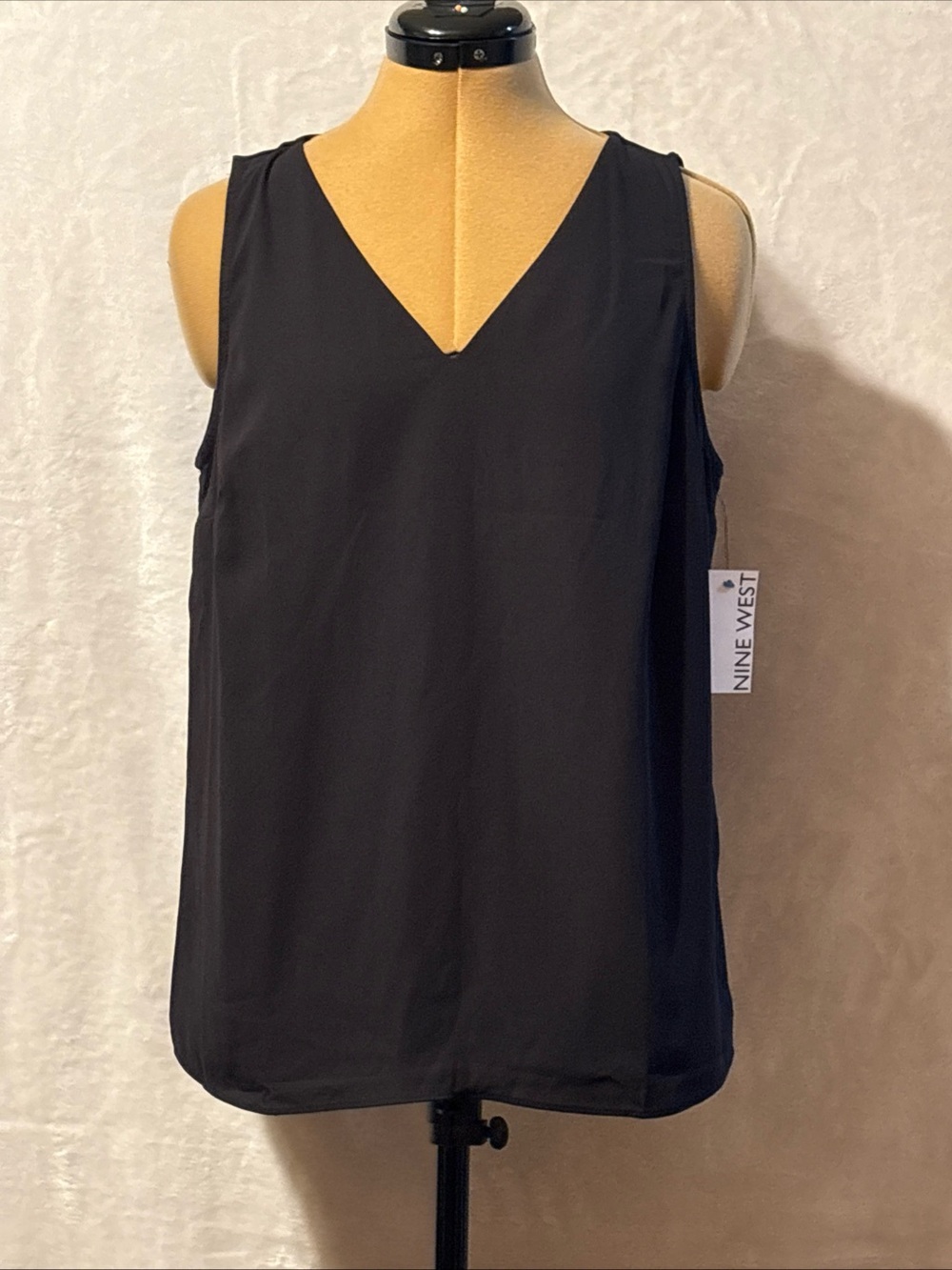 NWT Nine West Black V-Neck Sleeveless Shell Top